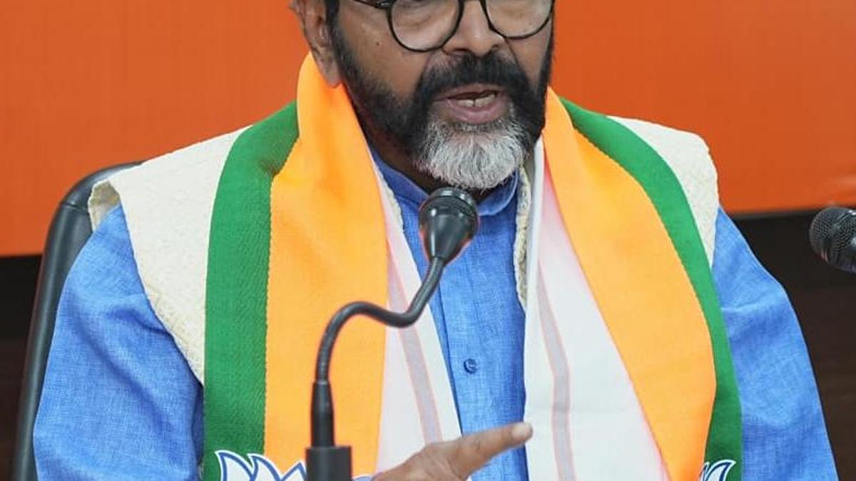 Narayanaswamy calls upon Dalits to shun ministerial berths if Congress does not offer Karnataka CM post to community