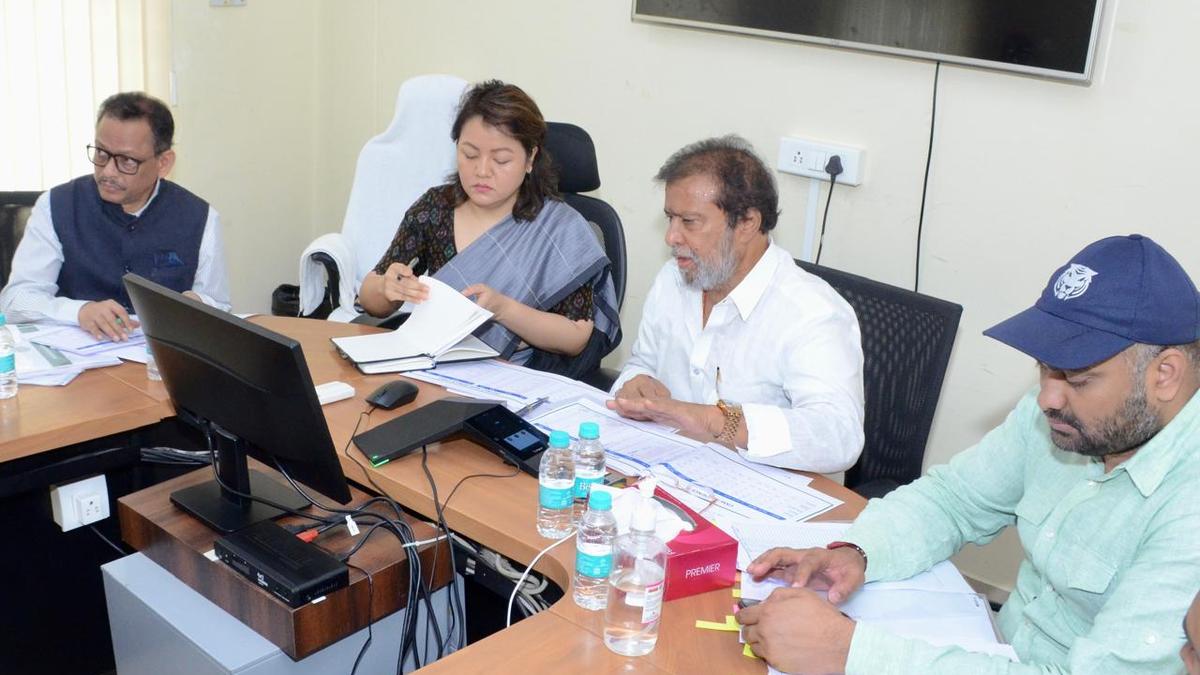 Telangana Health minister holds conference with DMHOs on seasonal diseases