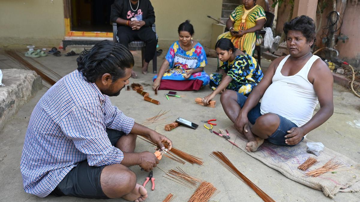 Hakki Pikki people from Karnataka detained in Ghana; families concerned