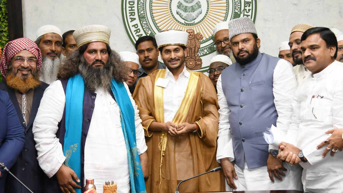 Action plan will be drawn up to protect Waqf land, CM promises Muslim associations