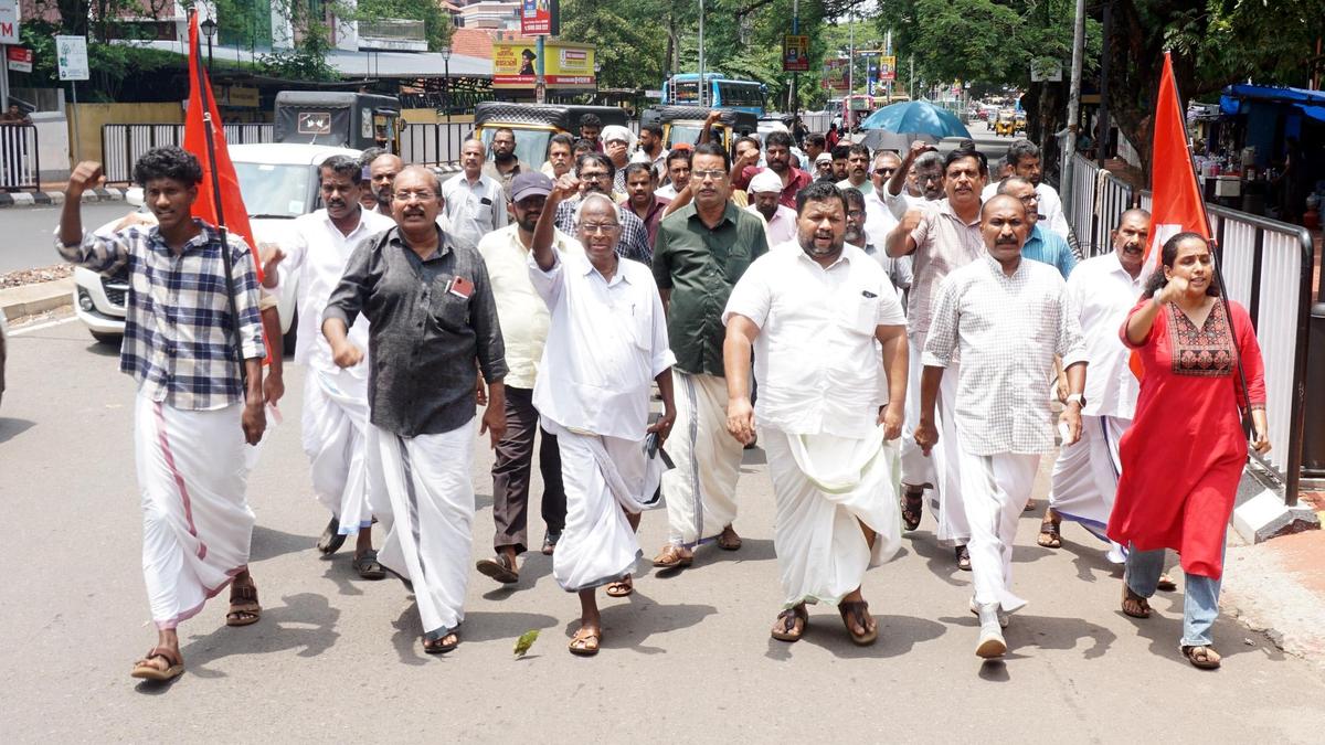 Enforcement Directorate ends search at Pinarayi Vijayan’s Kannur house; CPI(M) workers protest