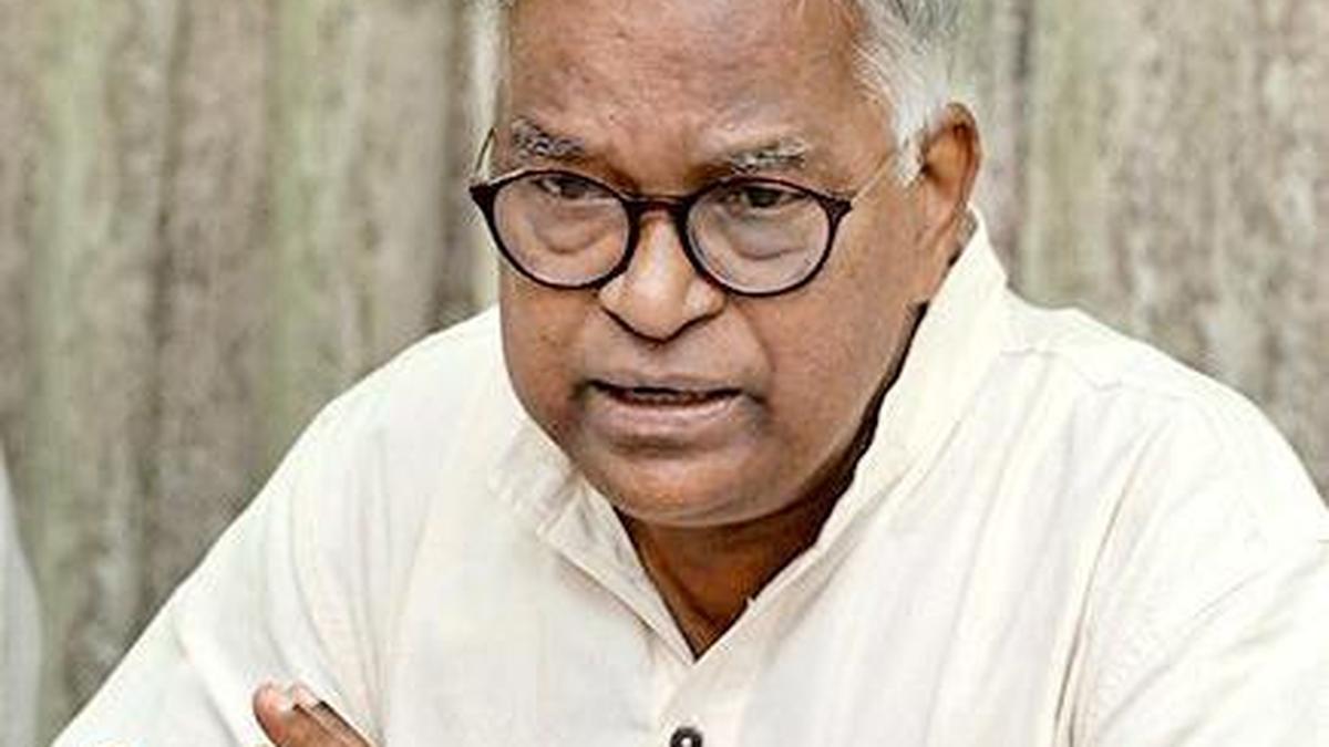 Fining students for speaking in Kannada is a punishable offence, says Kannada Development Authority chairman