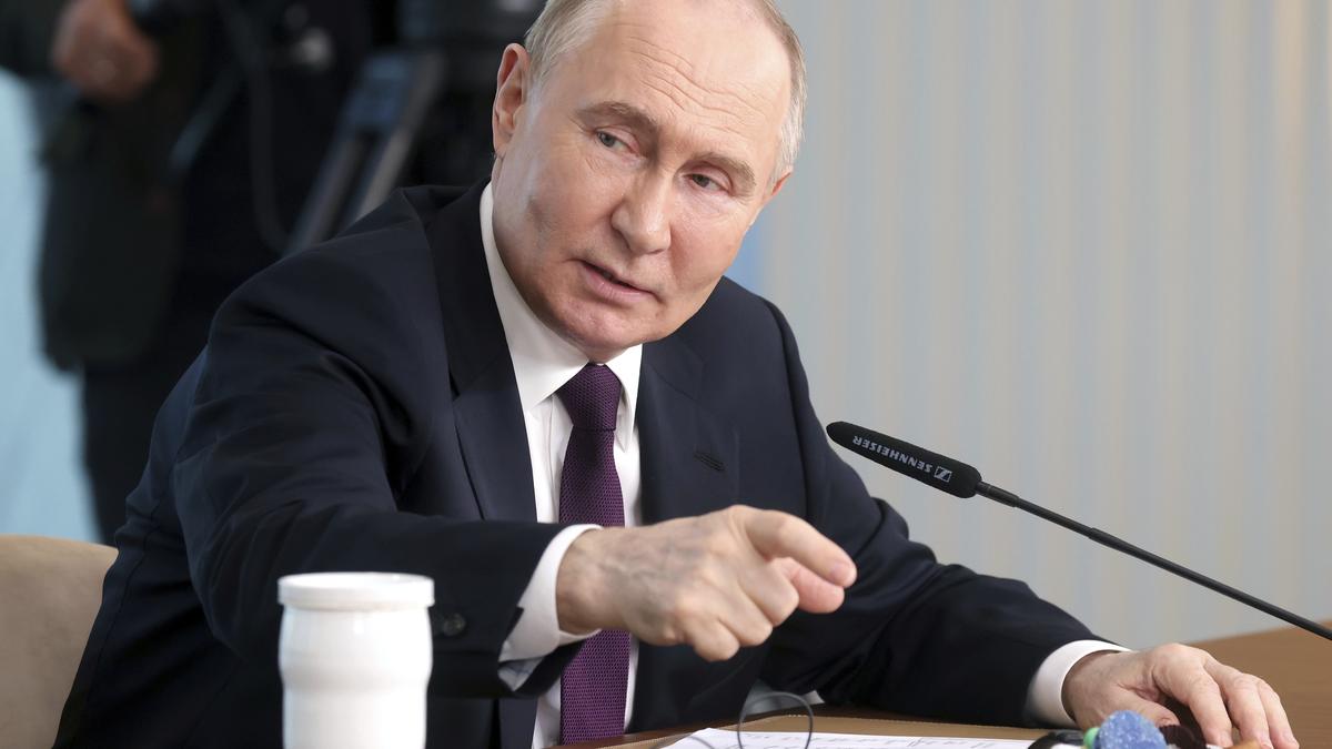 Putin warns that Russia could provide long-range weapons to others to strike Western targets