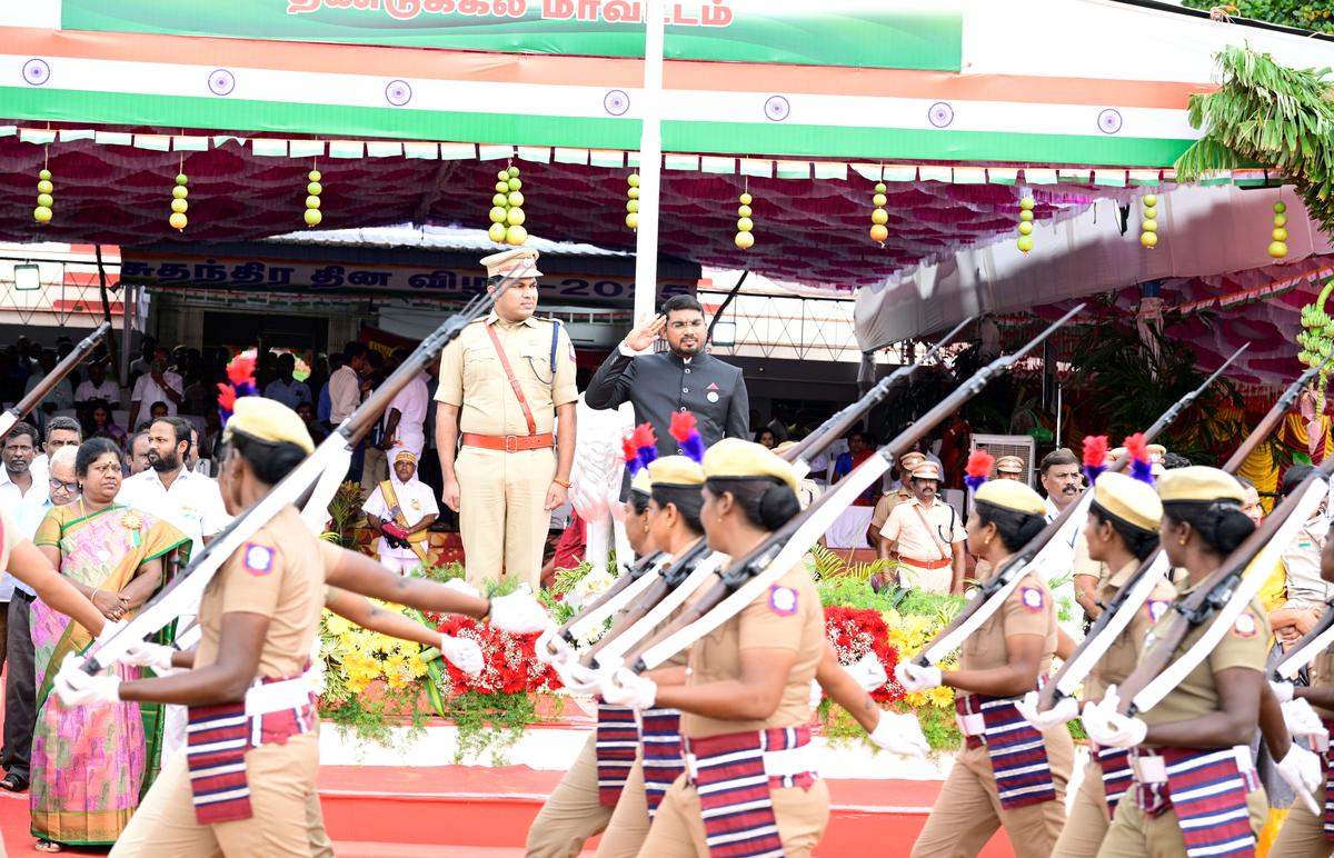 Collector S. Saravanan accepts the salute during the police parade at the Independence Day celebrations held in Dindigul on Friday.