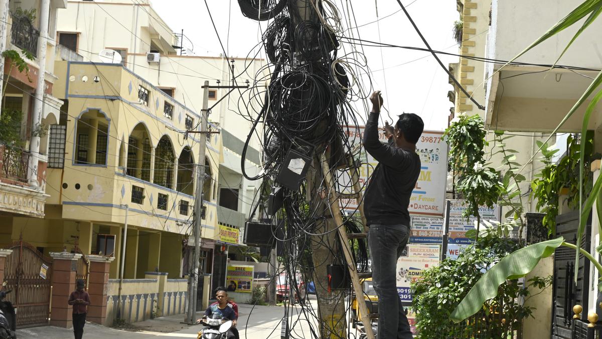 Mobile network outage affects lakhs as Hyderabad’s cable clean-up drive intensifies