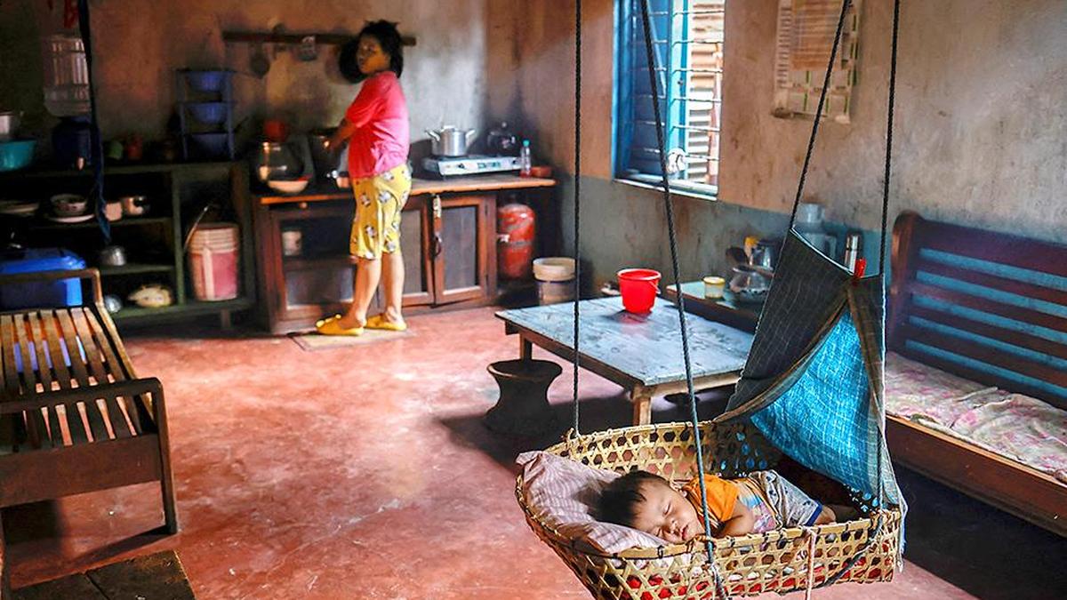 In a first, Meitei MLA visits Kuki relief camp in Manipur