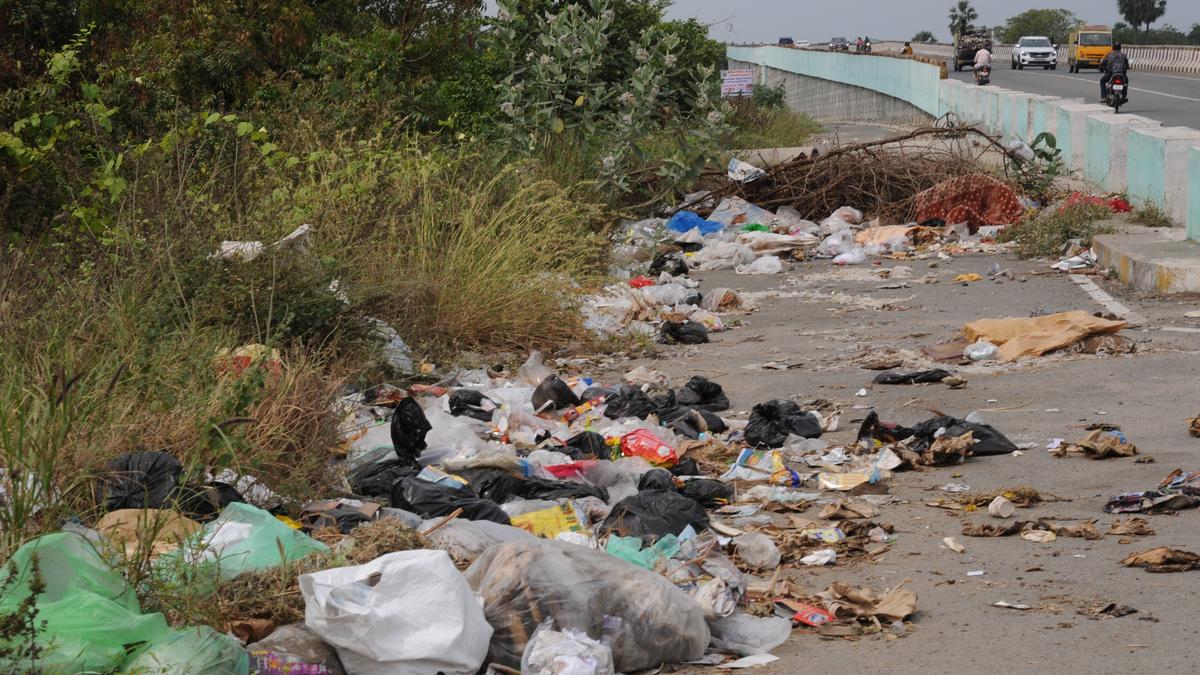 Dumping of waste along outer ring road continues