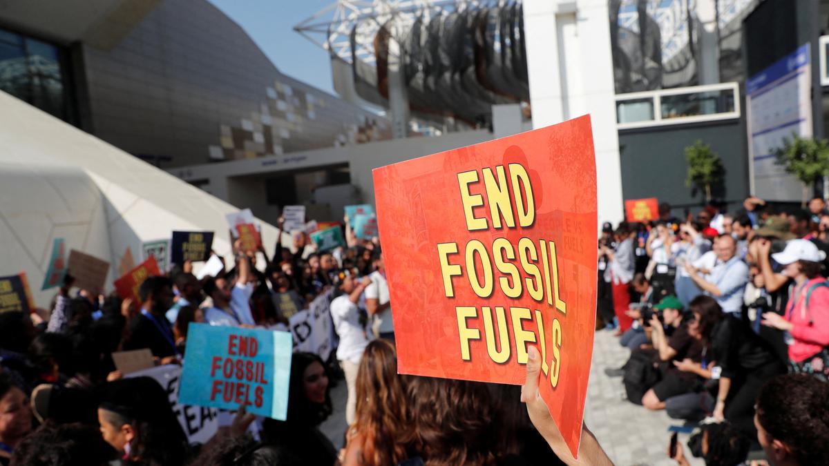 New climate draft links renewable energy expansion with fossil fuel phase out