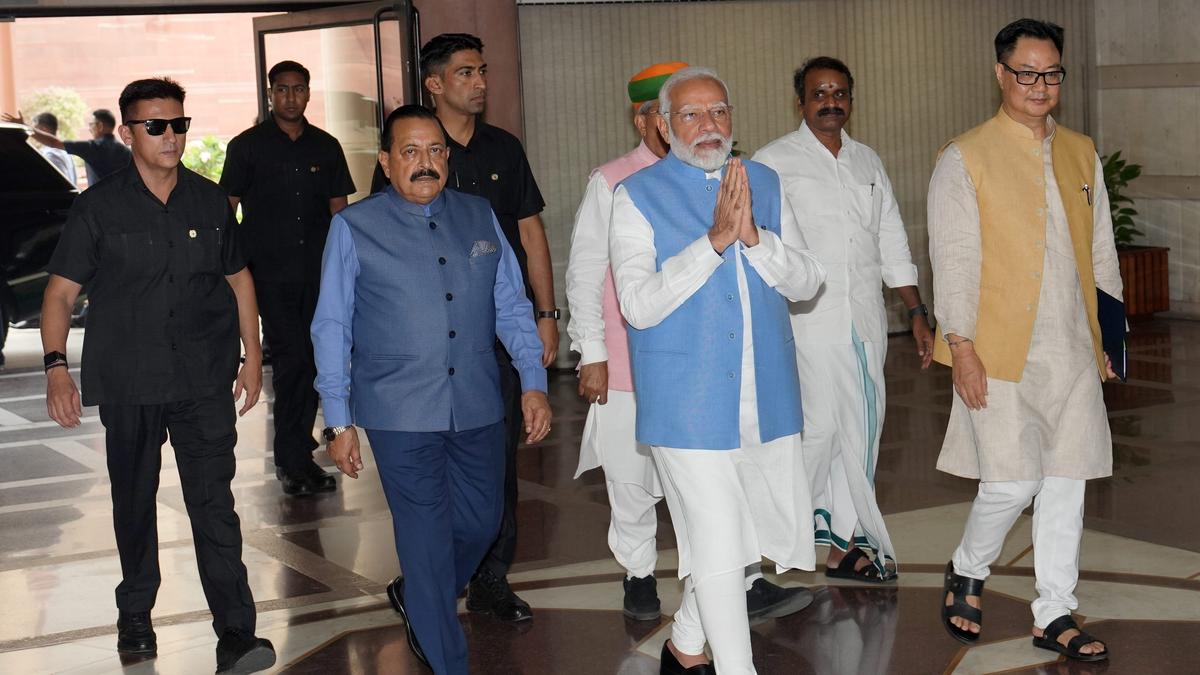 Modi advises NDA MPs to always keep nation first