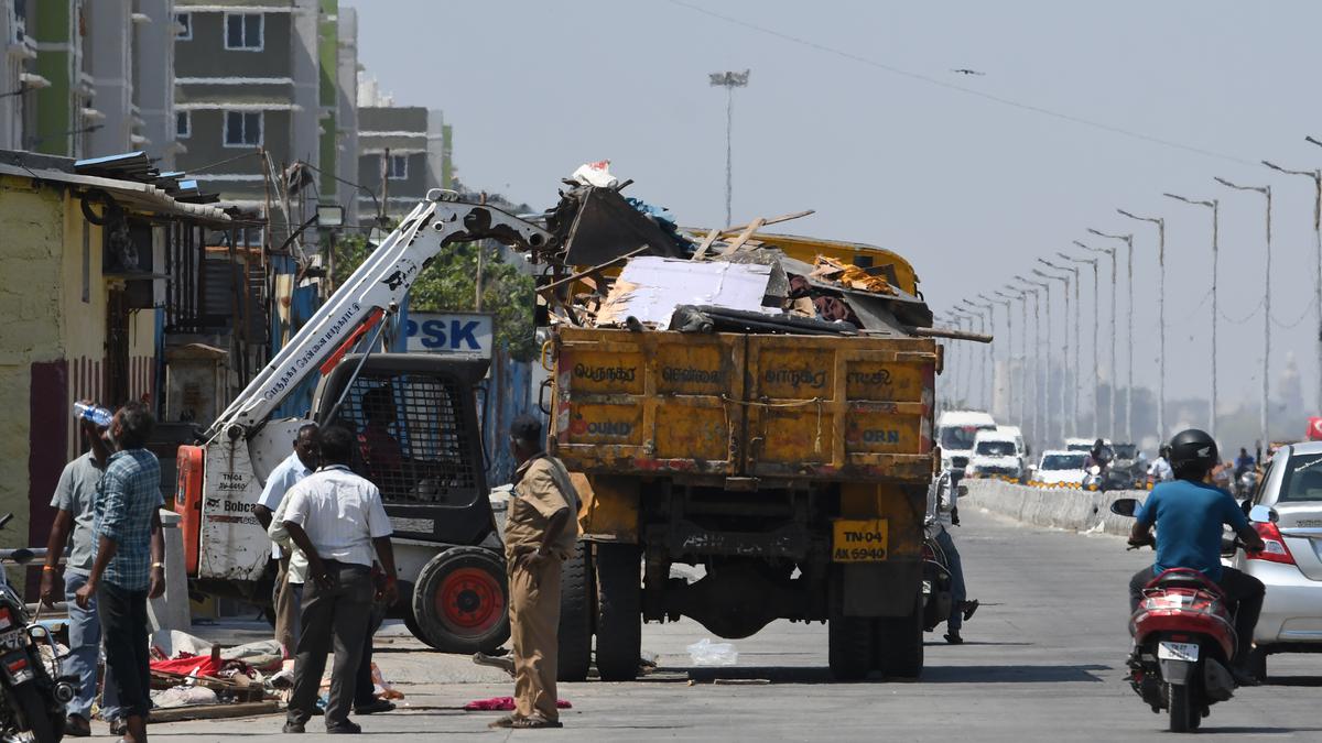 Western side of Loop Road cleared of fish stalls, Corporation continue eviction till April 18