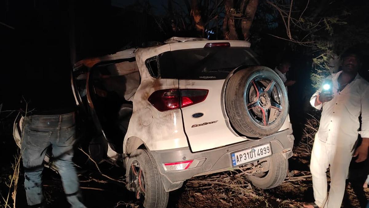 Hyderabad: Four students killed, one injured as car crashes near Mirzaguda Gate