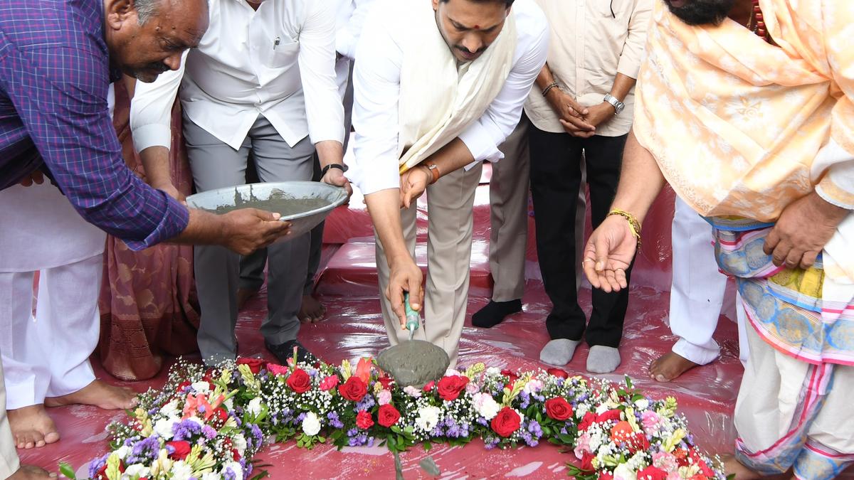 A. P. CM Jagan Mohan Reddy lays foundation stone for Amaravati housing scheme