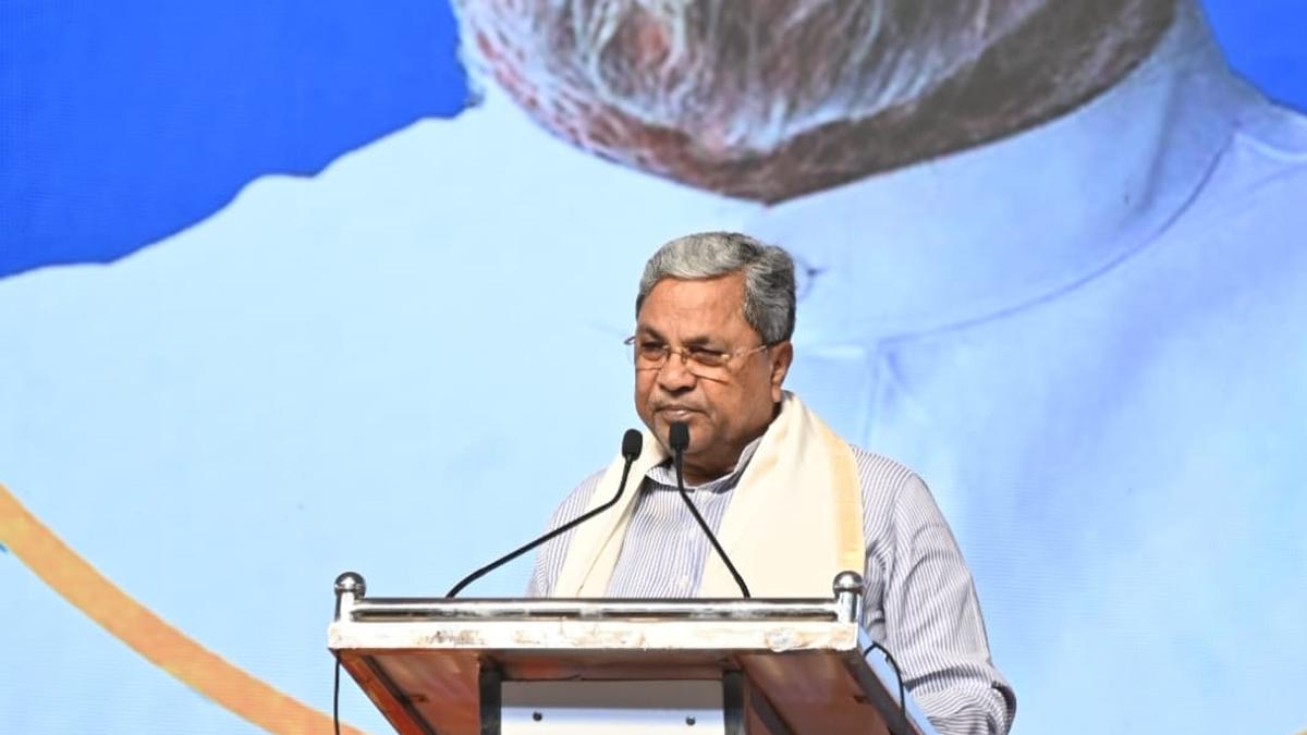 Karnataka CM pays rich tributes to former PM Manmohan Singh