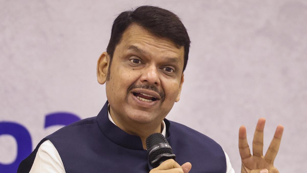 No secret meeting took place with Uddhav Thackeray, says Devendra Fadnavis