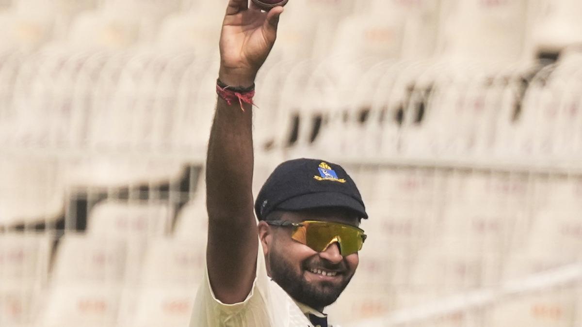 Mukesh Kumar endorses BCCI’s directive on playing domestic red ball cricket