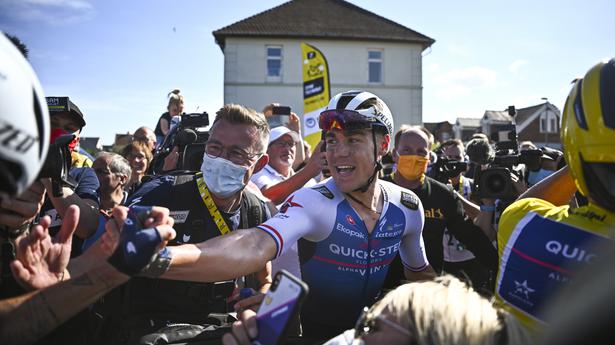 Tour de France: Jakobsen overtakes Van Aert on line to win stage 2