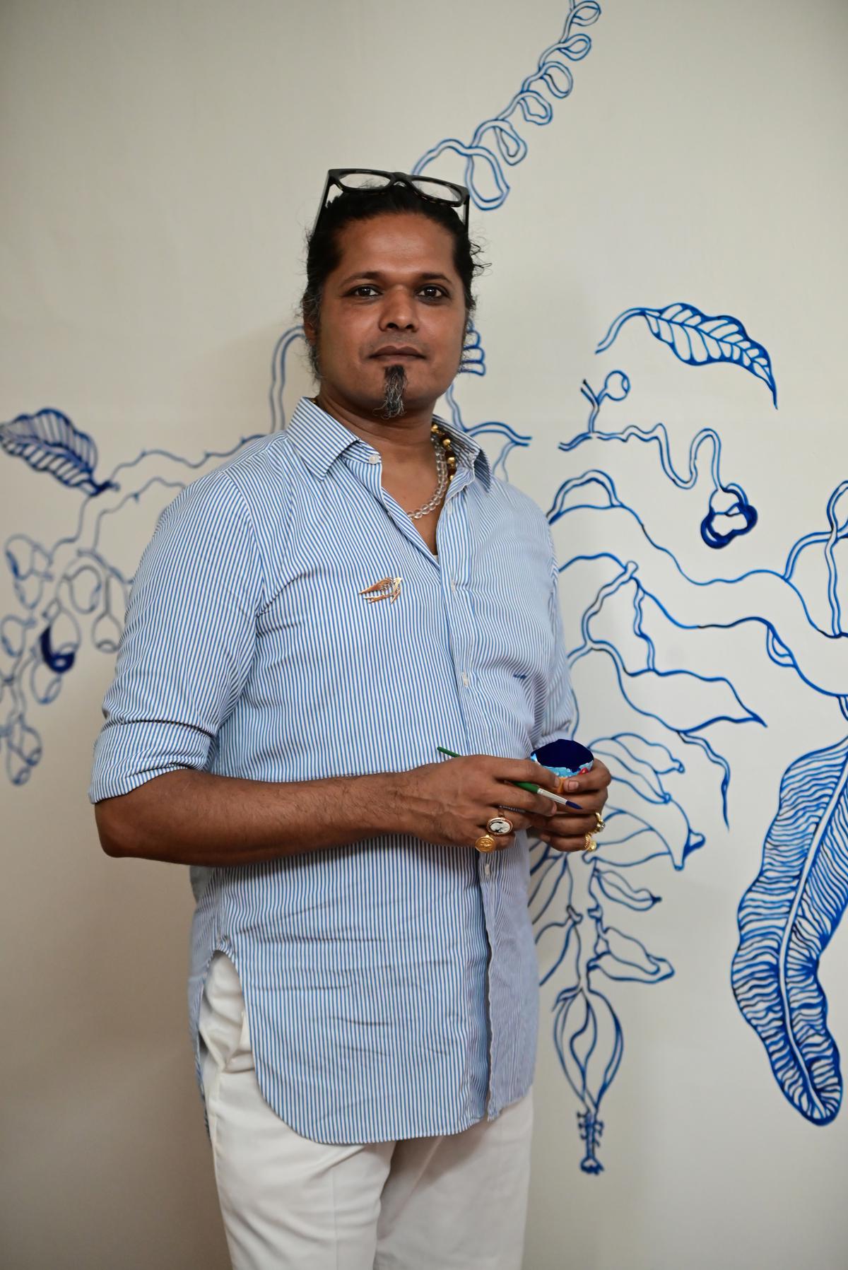 La nouvelle collection Home Away From Home de l’artiste Mario de Souza est une ode aux plantes tropicales