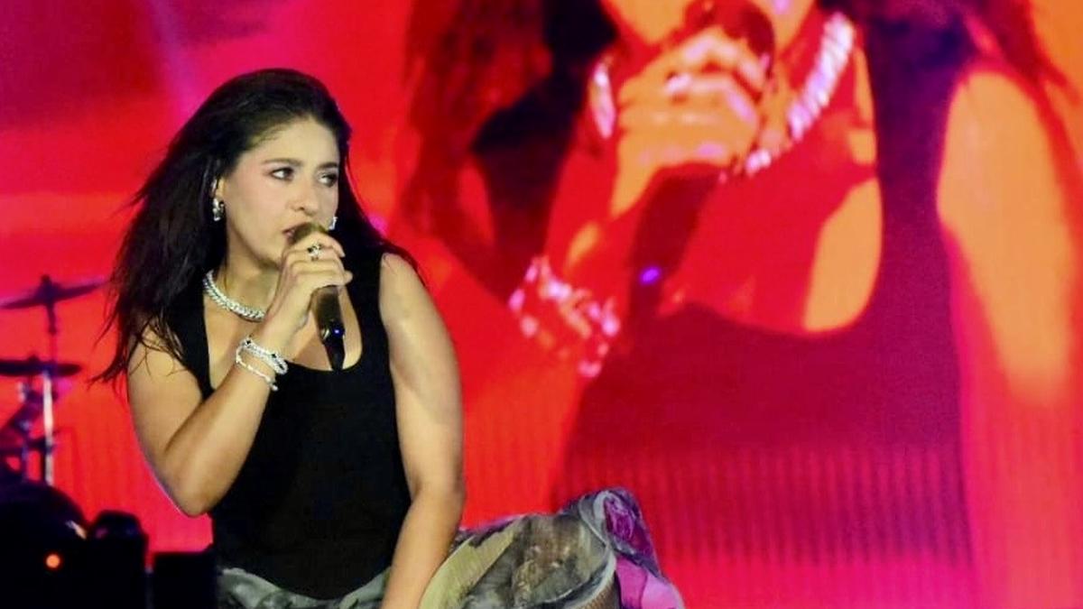 Sunidhi lights up Yuva Dasara finale 