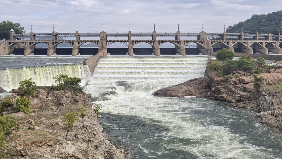 Water level in Mettur dam stands at 119 feet