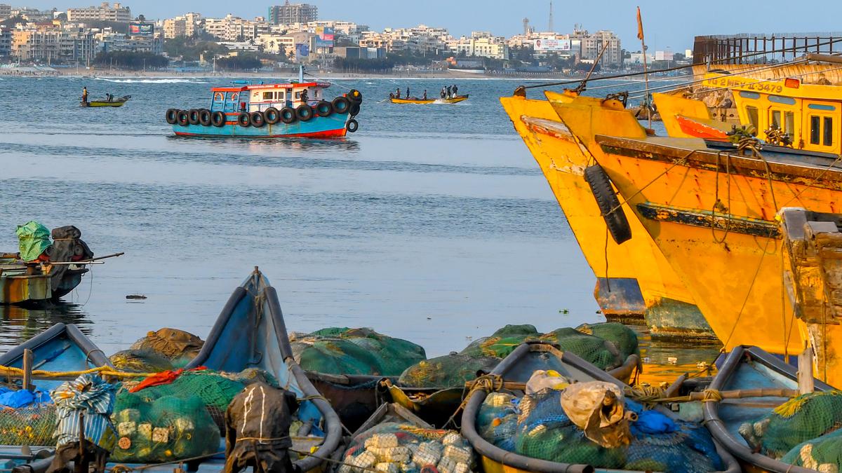 1,960 boats to be anchored along the 24-km-long Visakhapatnam coast during the fishing ban from April 15