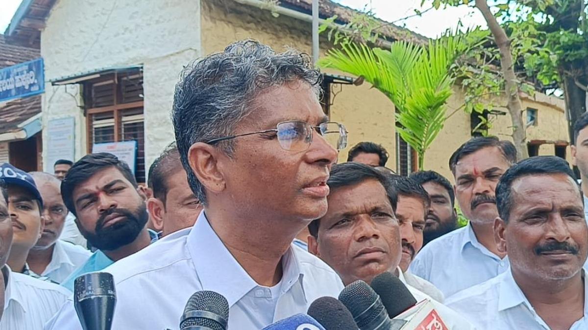 Yathindra Siddaramaiah has spoken about ideological successor to his father: Satish Jarkiholi