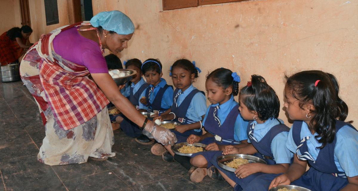 No ragi mudde and jolada rotti in midday meals this academic year