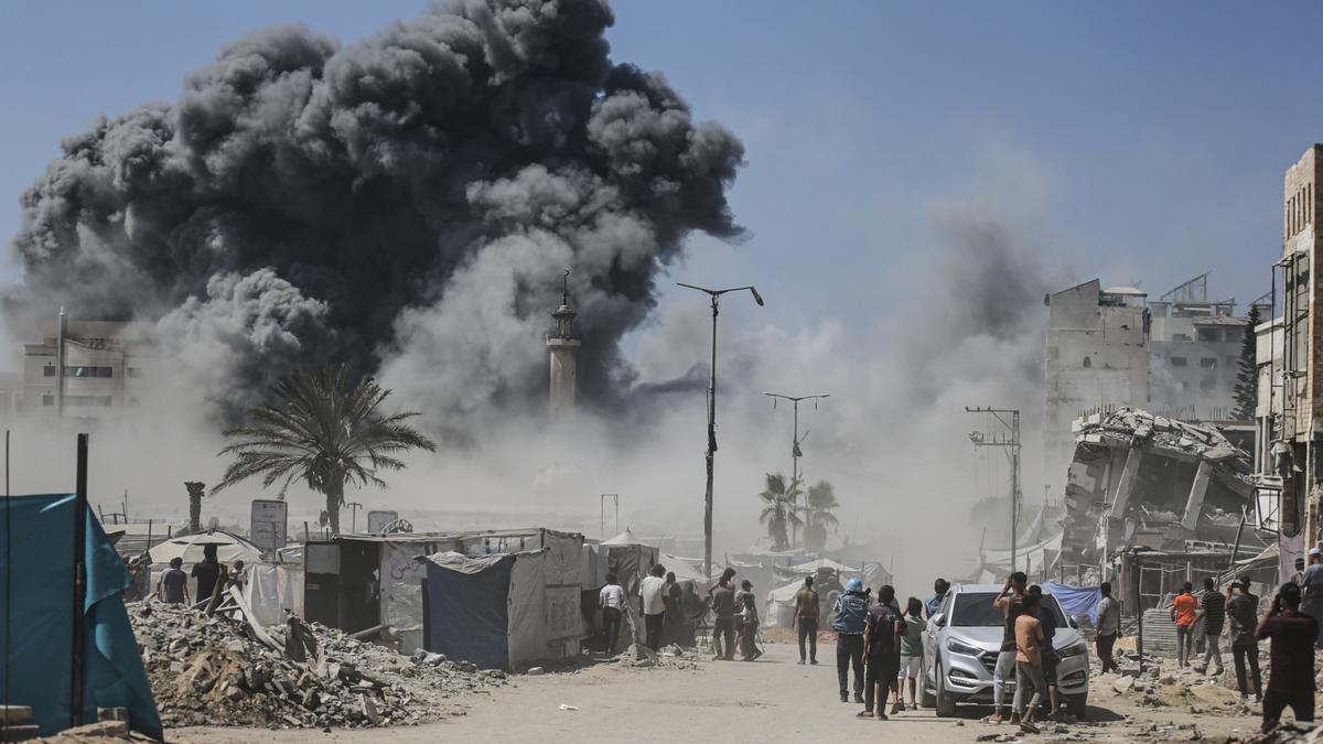 https://th-i.thgim.com/public/incoming/9apvwu/article70017058.ece/alternates/LANDSCAPE_1200/Israel_Palestinians_Gaza_54582.jpg