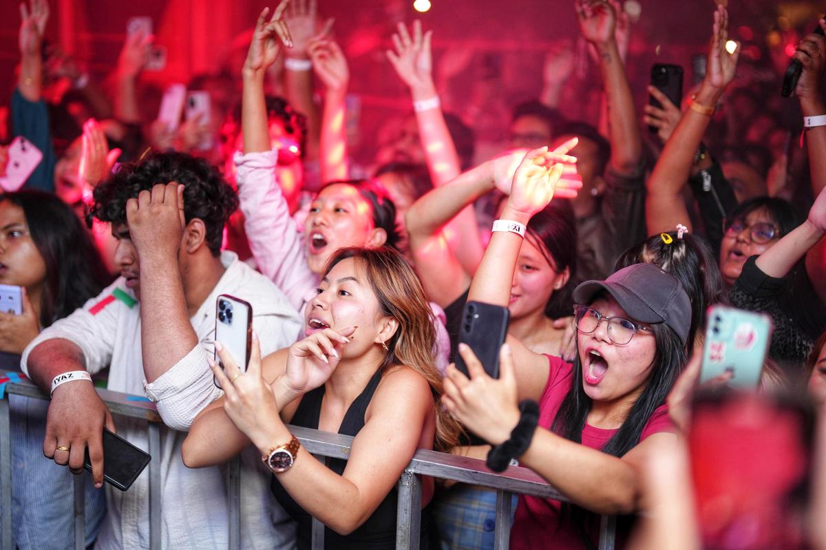 
Glimpses fromCrack In the Pavement 