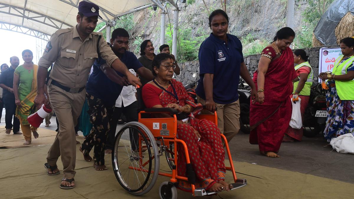 ‘Special Police Sevadal’ extending round-the-clock
services during Dasara Utsavams