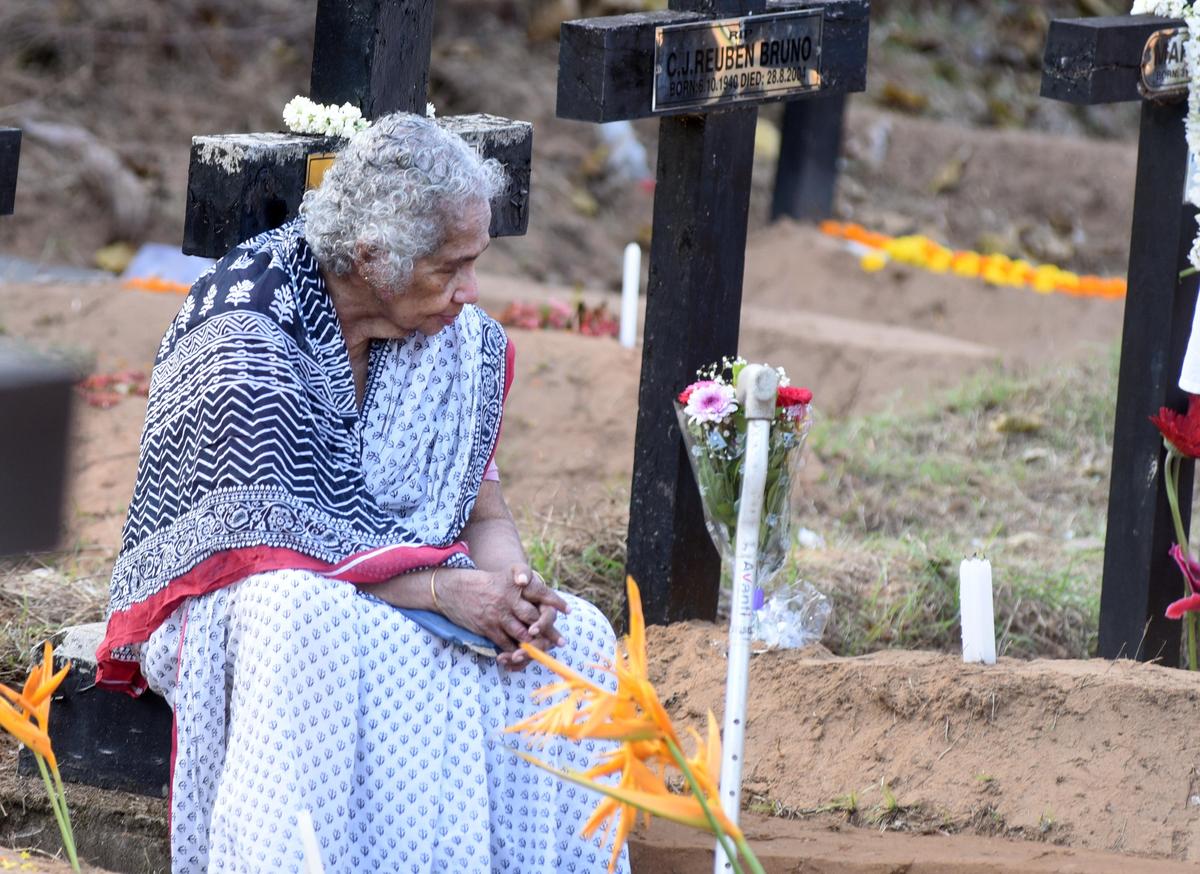 thehindu.com - Rumjhum Chatterjee - Embracing older women in India: with security, healthcare and dignity