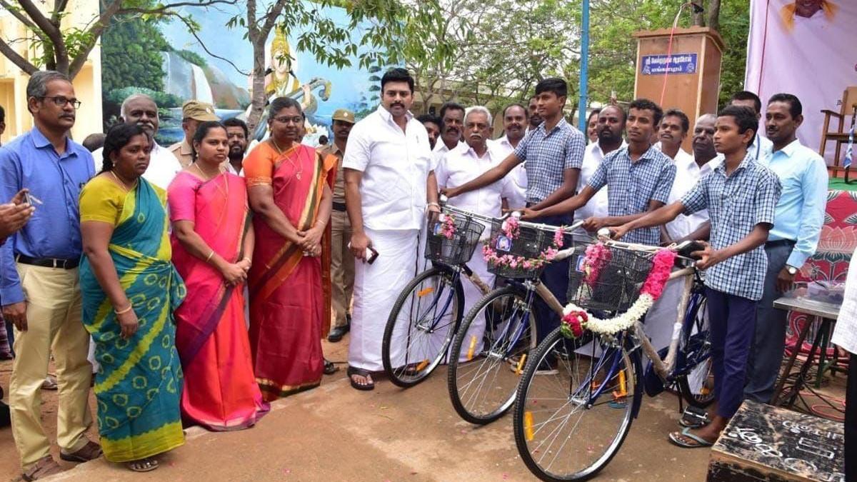 Minister distributes free bicycles to students in Namakkal