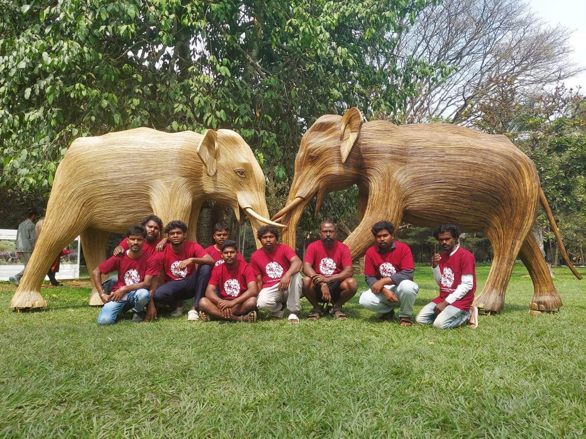 (L to R) Chandran, Pradeep, Arun, Ketan, O. Ramesh, Pravin, Manikandan, Ketan and Mani, artisans at The Shola Trust