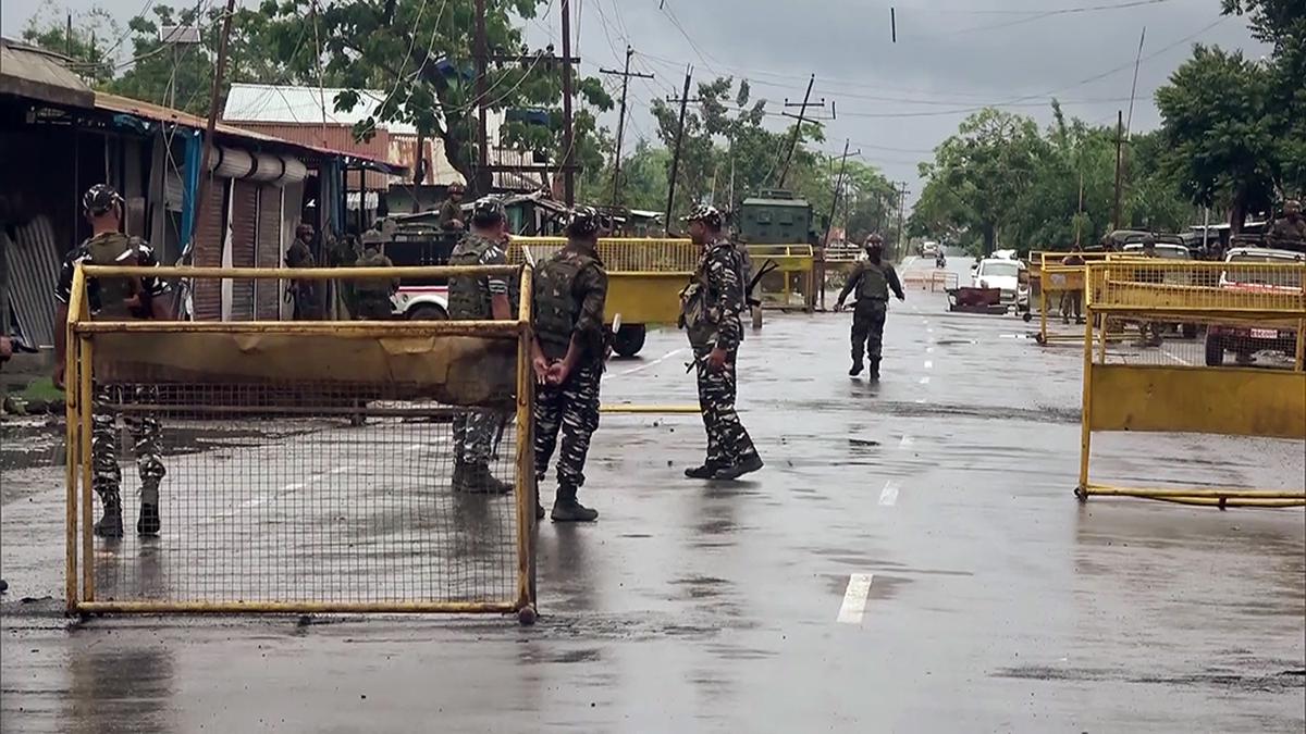 Manipur violence | At least 11 killed in late night attack in Khamenlok