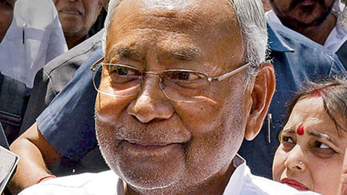 &lsquo;Lok Sabha polls likely to be advanced&rsquo;: Nitish backs Mamata