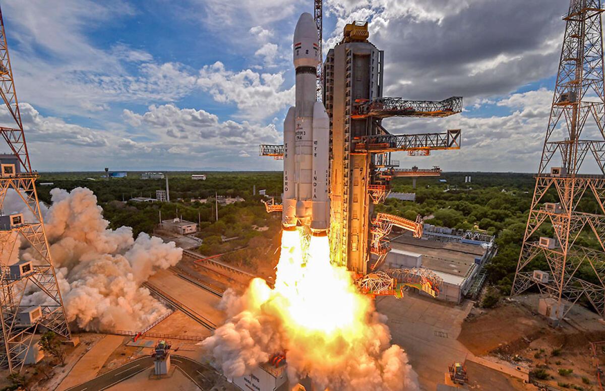 ISRO 运载火箭 Mark-III (LVM3) M4 火箭搭载“Chandrayaan-3”，于 2023 年 7 月 14 日星期五从斯里哈里科塔 Satish Dhawan 航天中心的发射台升空
