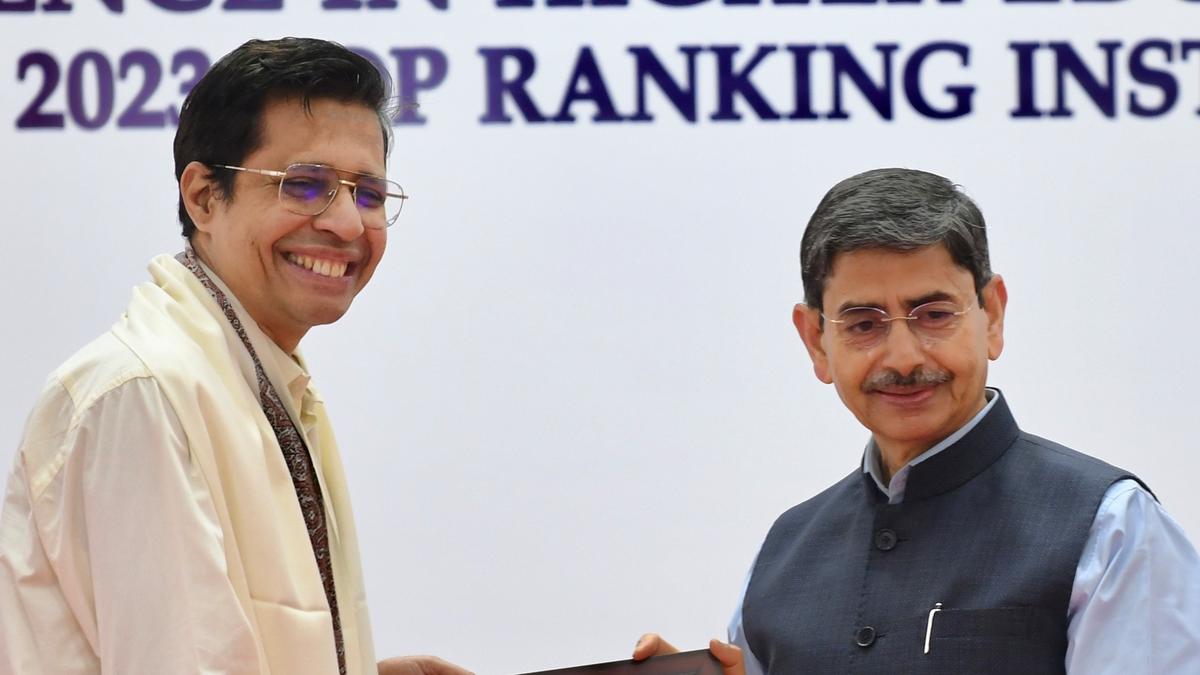 T.N. Governor urges varsities and colleges to harness alumni potential