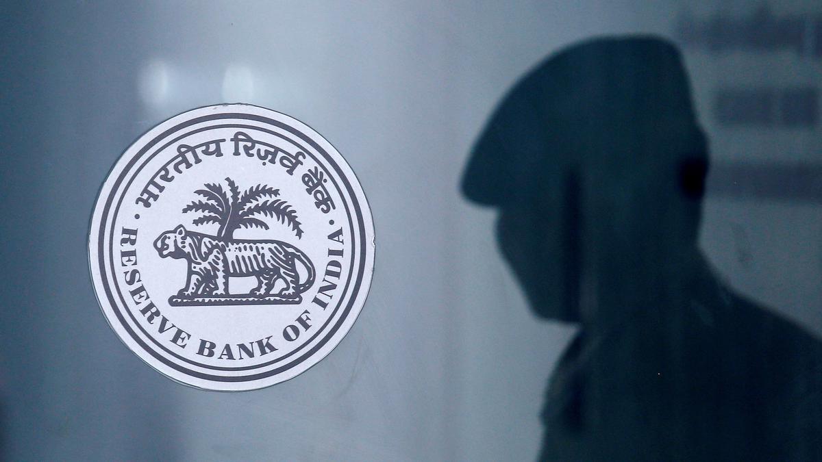 Bank credit growth drops to 16.8% in October-December: RBI