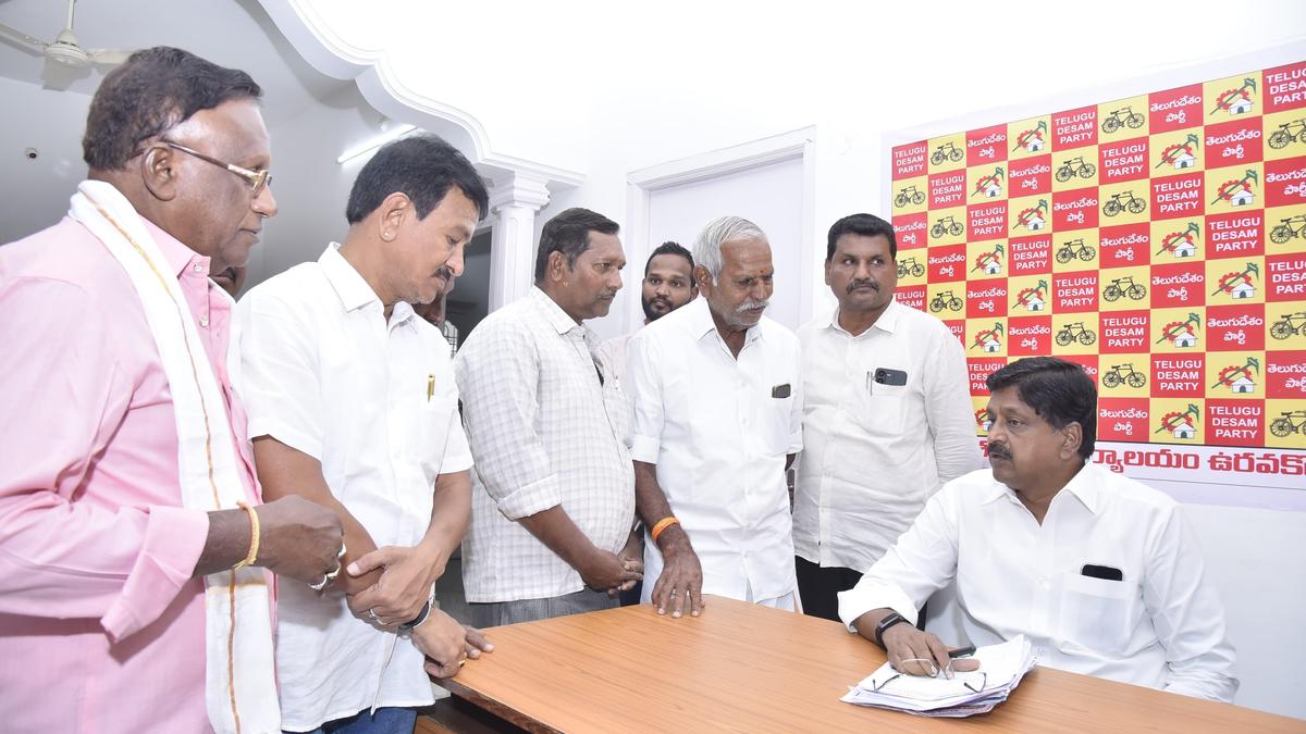 Minister reiterates commitment to work for development of Uravakonda