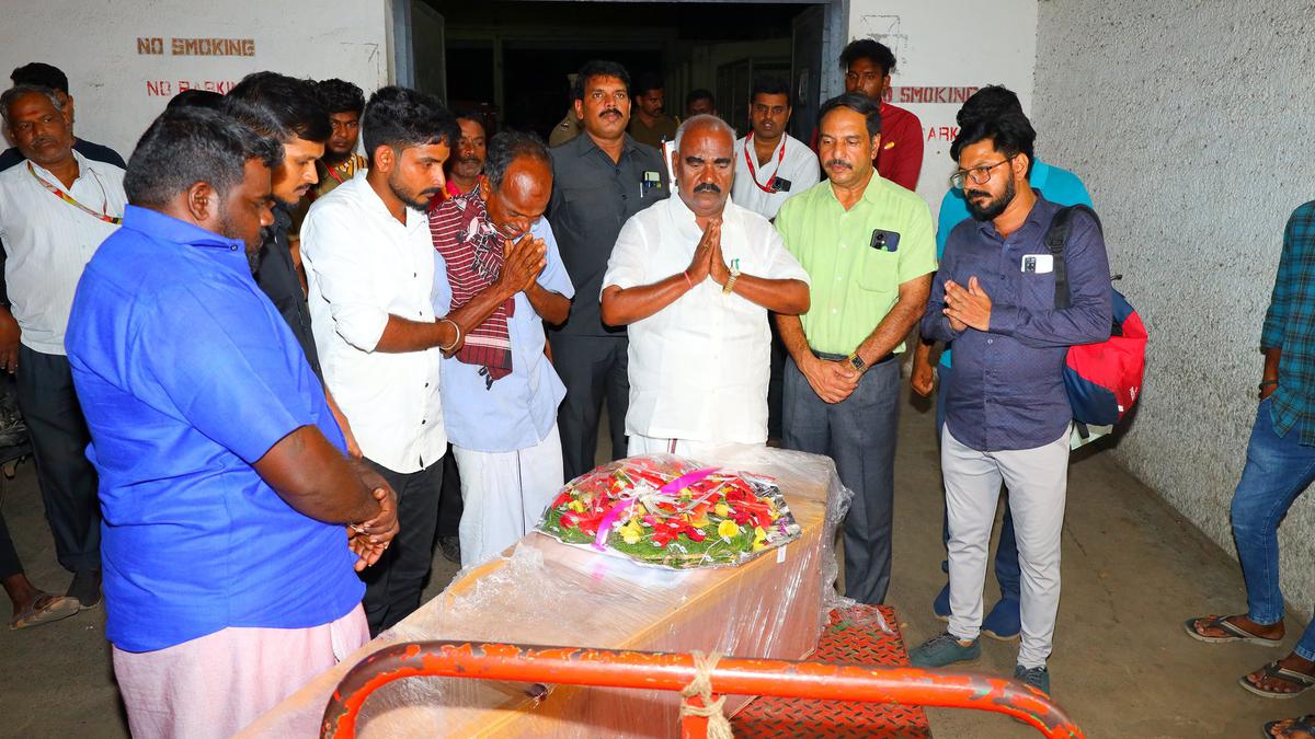Body of civil engineer killed in Maharashtra accident handed over to family in Nagapattinam district