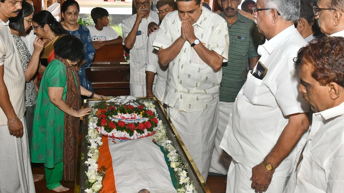 K.P. Unnikrishnan&rsquo;s final rites held