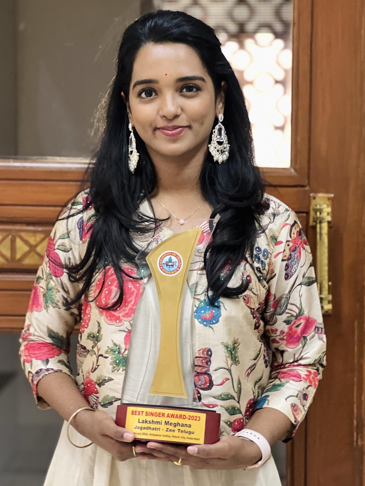 Com um prêmio de televisão pela série 'Jagadhatri'