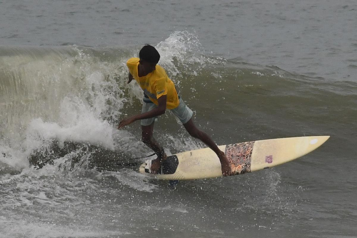 Three-day Indian Open of Surfing championship begins at Sasihithlu ...