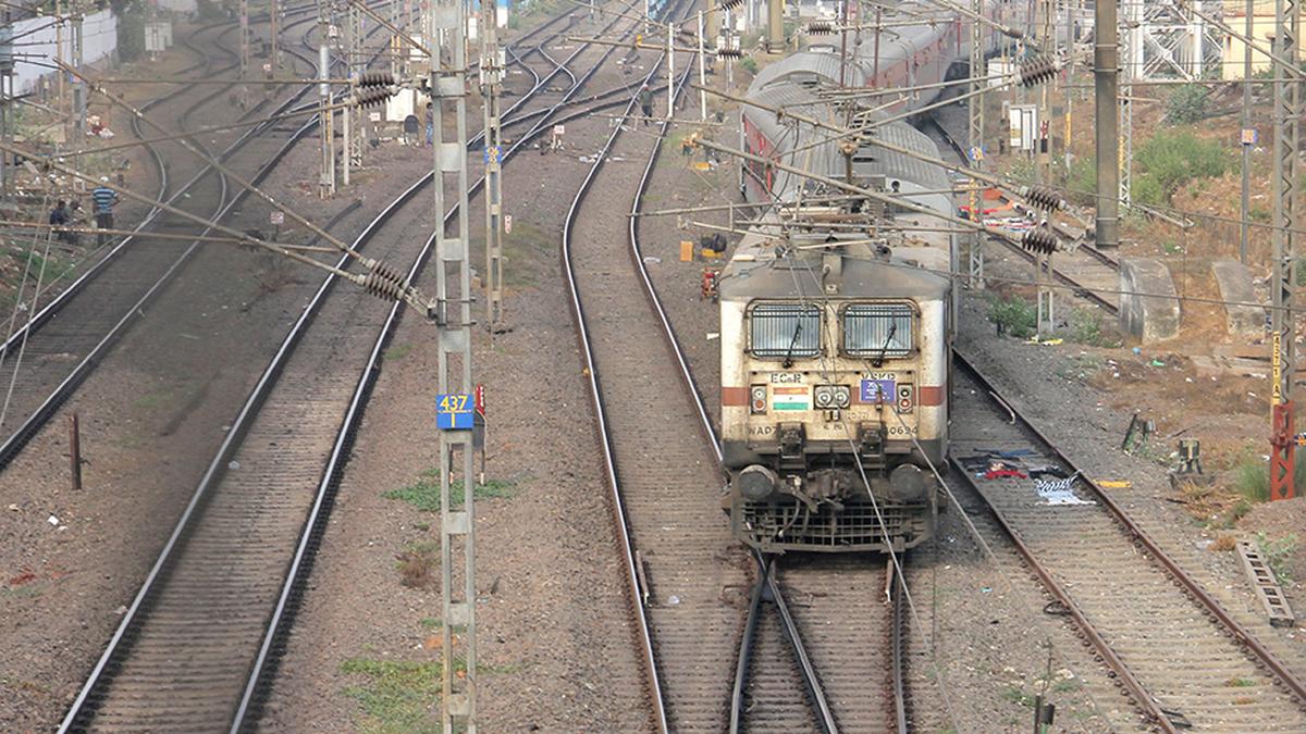 64 trains cancelled as agitation by Kurmi organisations in Bengal continue for third day