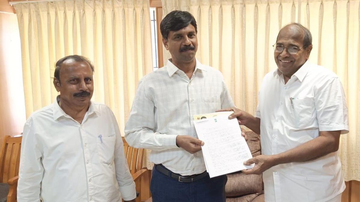 Tiruppur MP seeks new road for Vilankombai settlement under Forest Rights Act