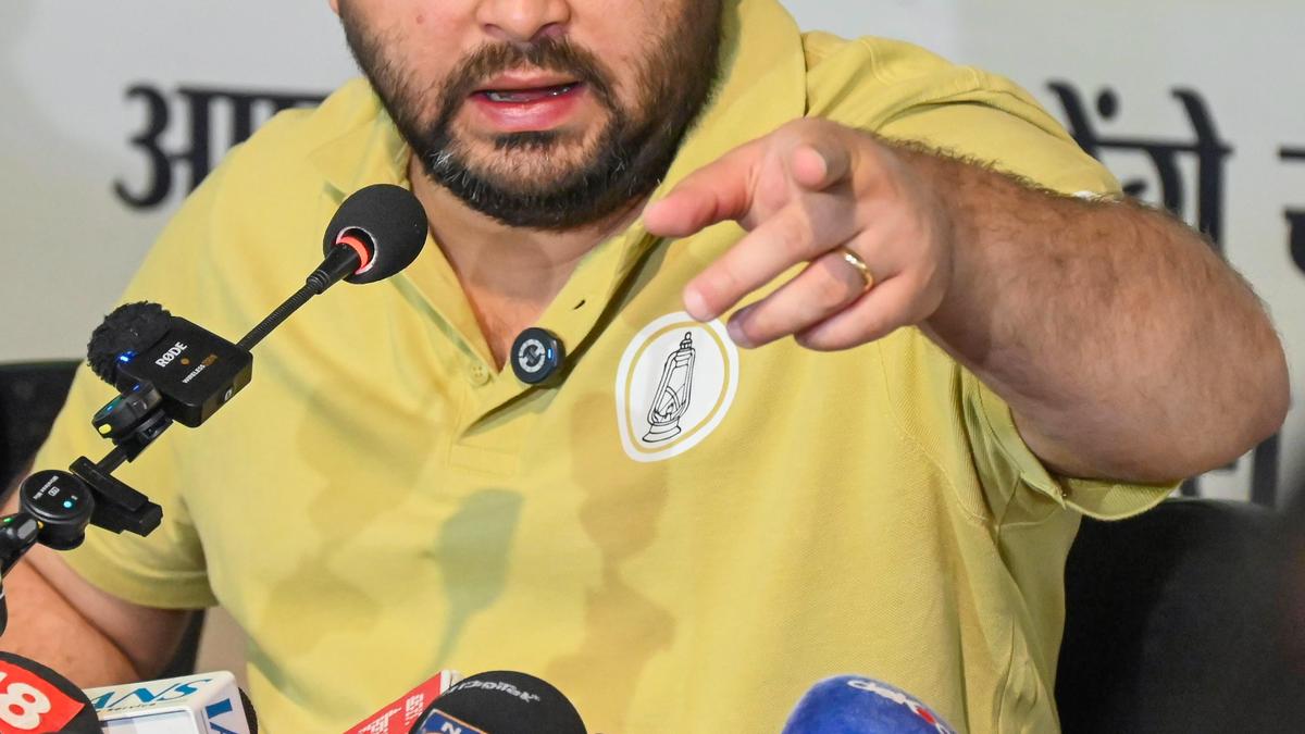 Tejashwi Yadav accuses Nitish Kumar of handing power to ‘Godse’s followers