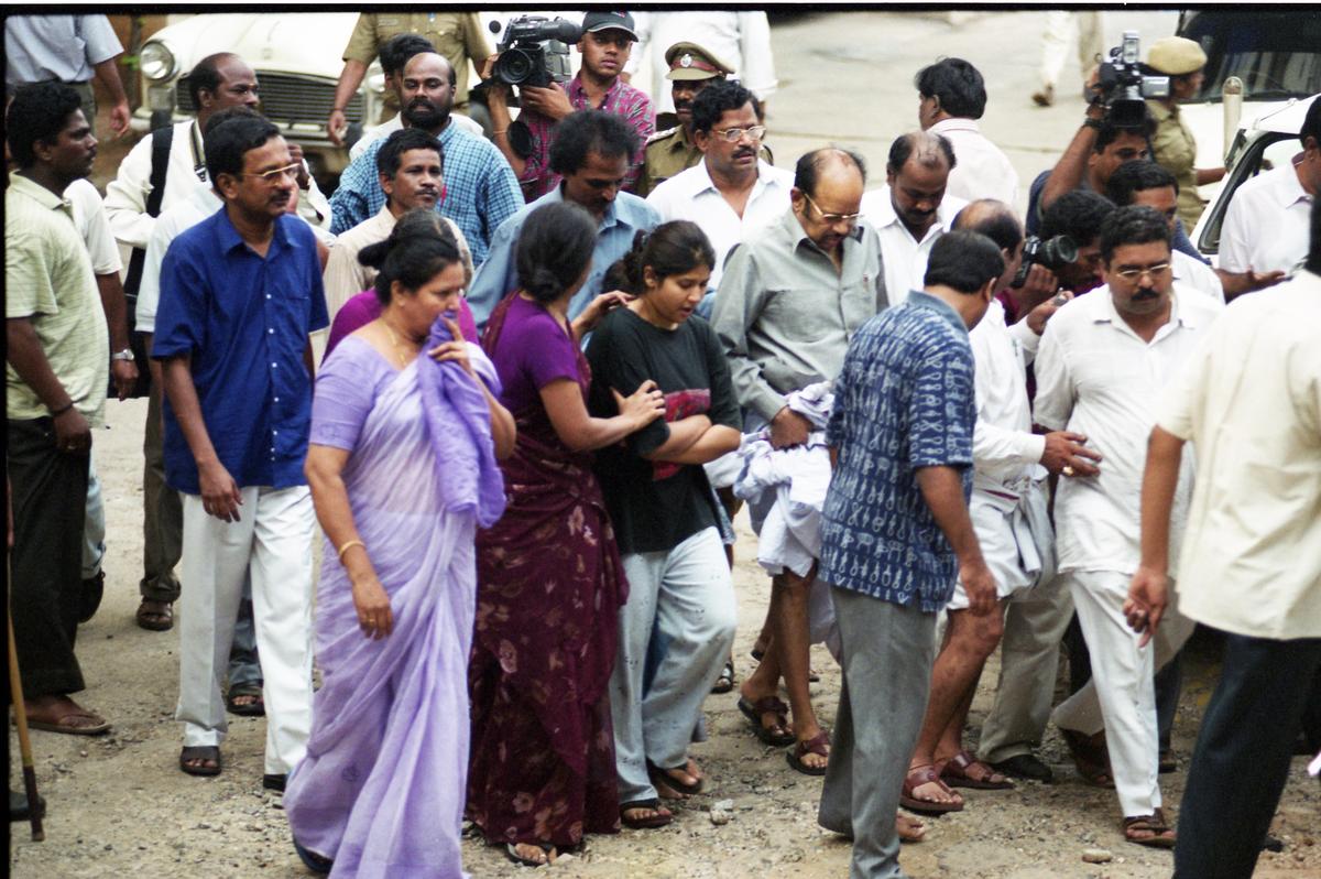Murasoli Maran seen with family members in Chennai on June 30, 2001, after the arrest of Karunanidhi and Mr. Stalin