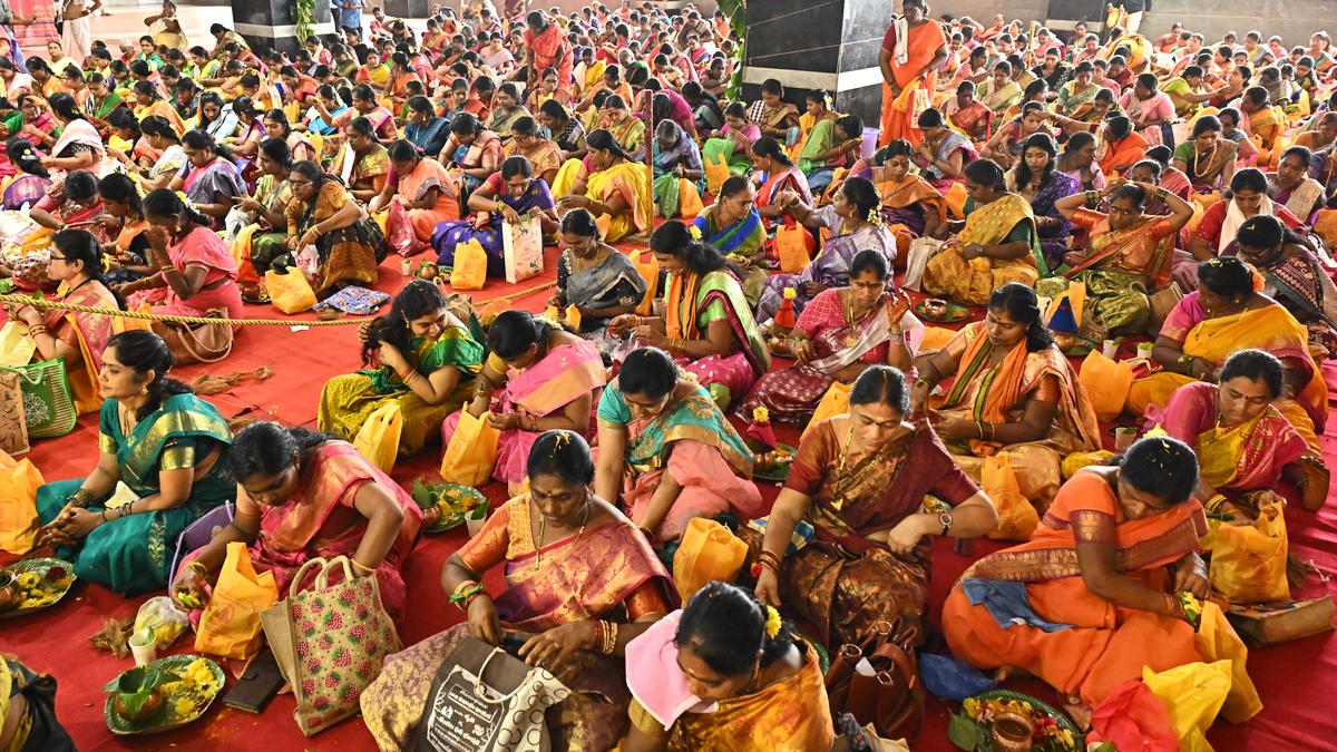 Mass Varalakshmi Vratham organised atop Indrakeeladri