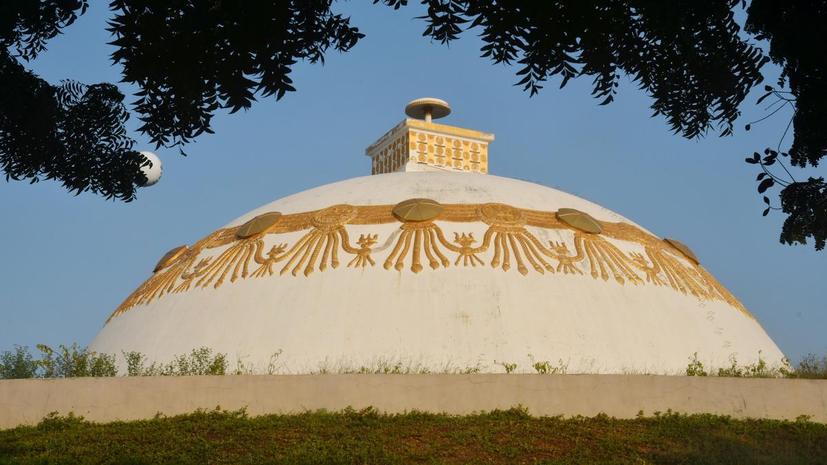 Dattatreya invited to visit Buddhavanam