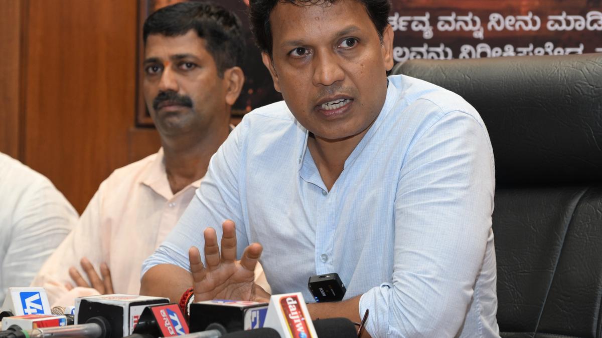 Illegal sand extraction beneath Polali bridge going on unabated, says Bharat Shetty