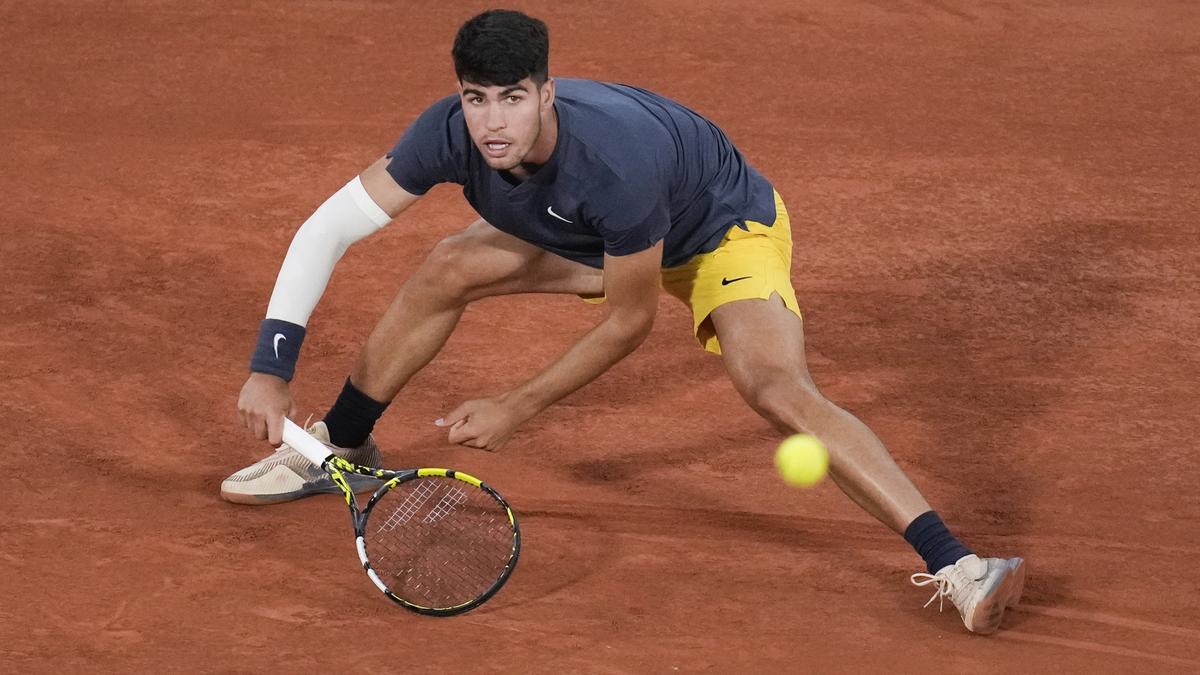 Tennis: Carlos Alcaraz makes confident start at French Open, Naomi Osaka advances